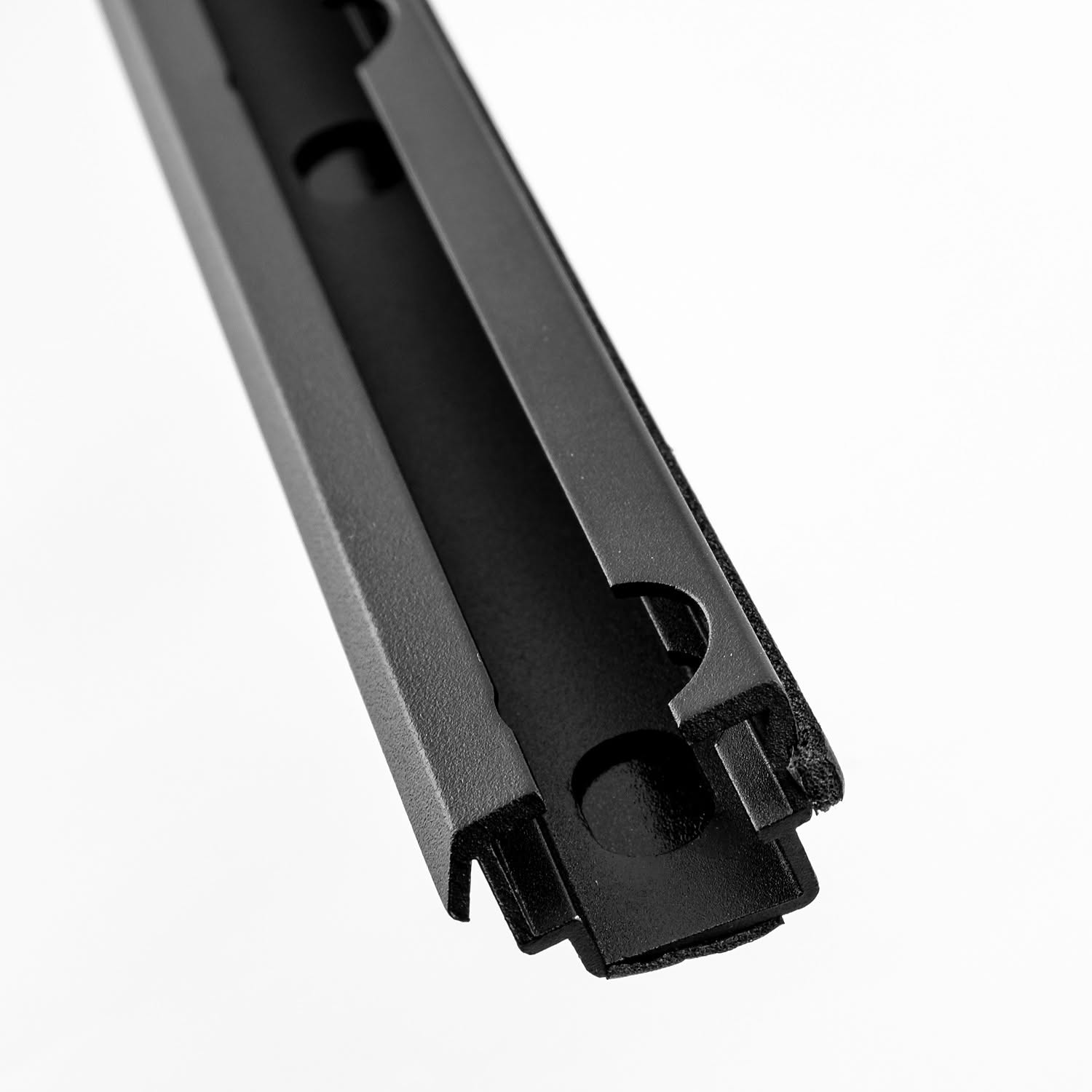Yakima Lockn'Load monteringsskinne Toyota Hilux 2016–