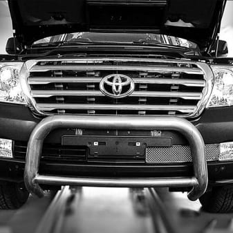 Toyota Land Cruiser 200 frontbøyle